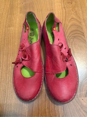 Jungla Red Slipon Flats 38 US women’s 8